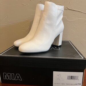 MIA Carla White Stretch Ankle Boots - Women's Size 6.5